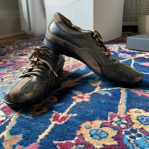 Leather sneakers size 40